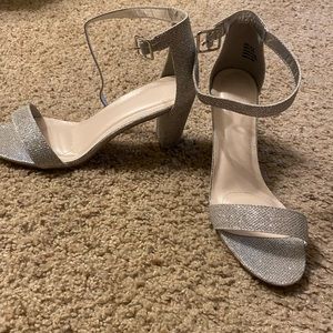 Silver heel